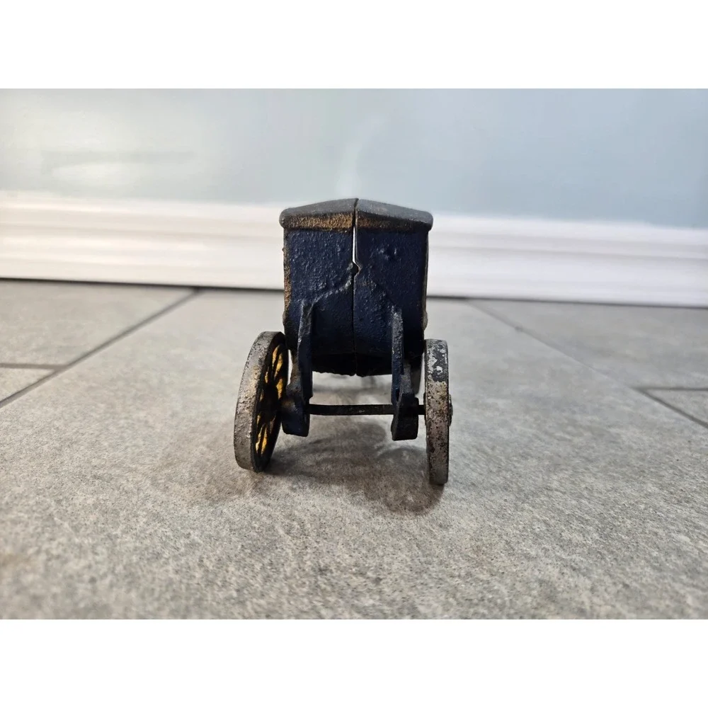 ANTIQUE CAST IRON HORSE DRAWN CARRIAGE BUGGY TOY 9.5